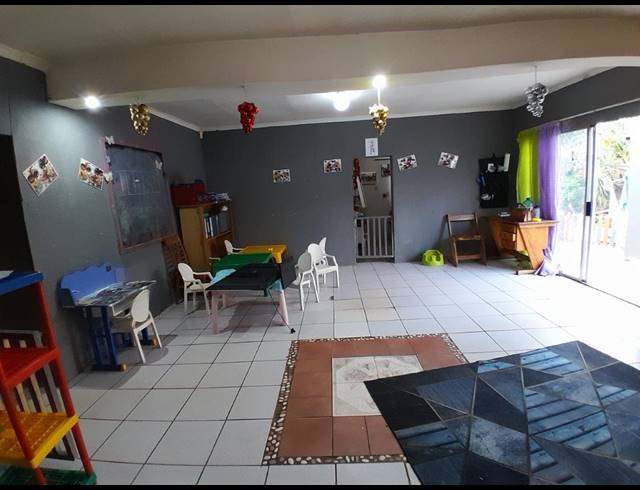 3 BEDROOM HOUSE FOR SALE IN OOS EINDE